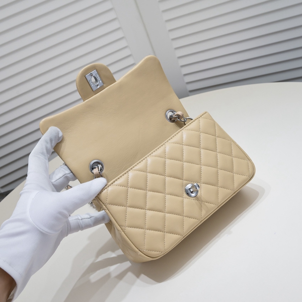 シャネルバッグ角部分ディテール